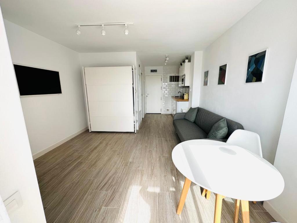 Modern White Studio Бенальмадена Экстерьер фото