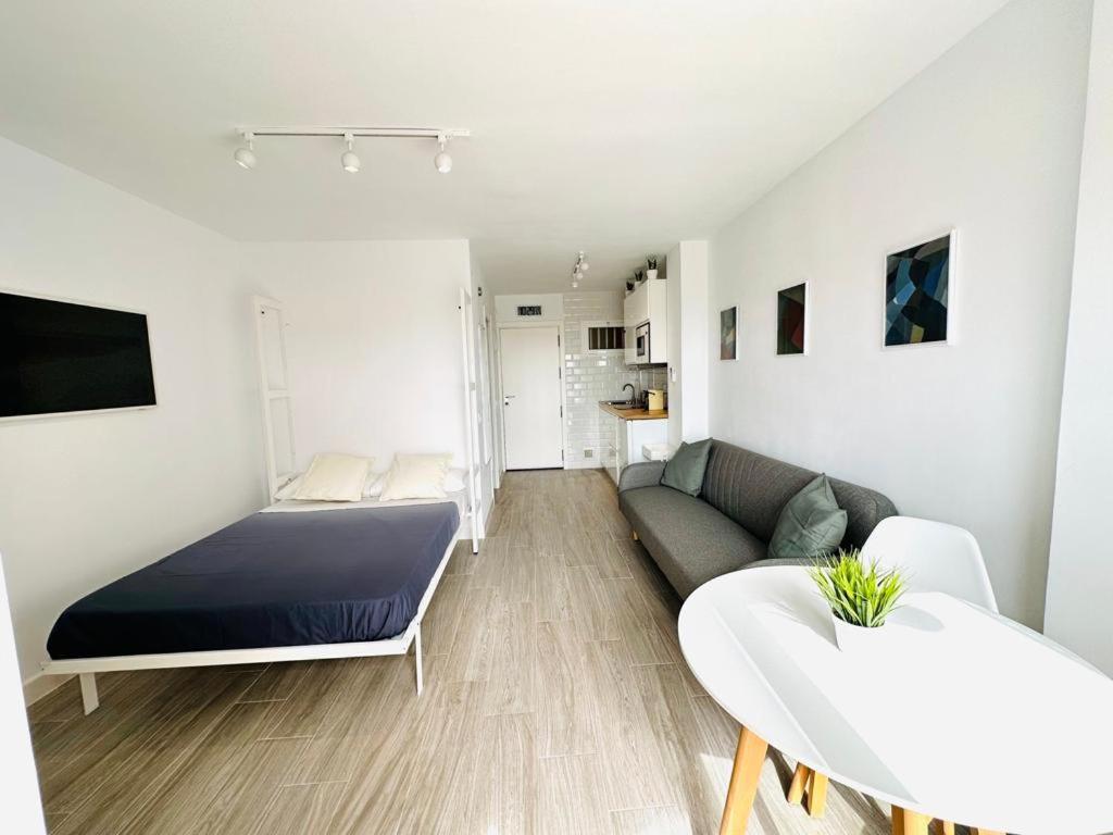 Modern White Studio Бенальмадена Экстерьер фото