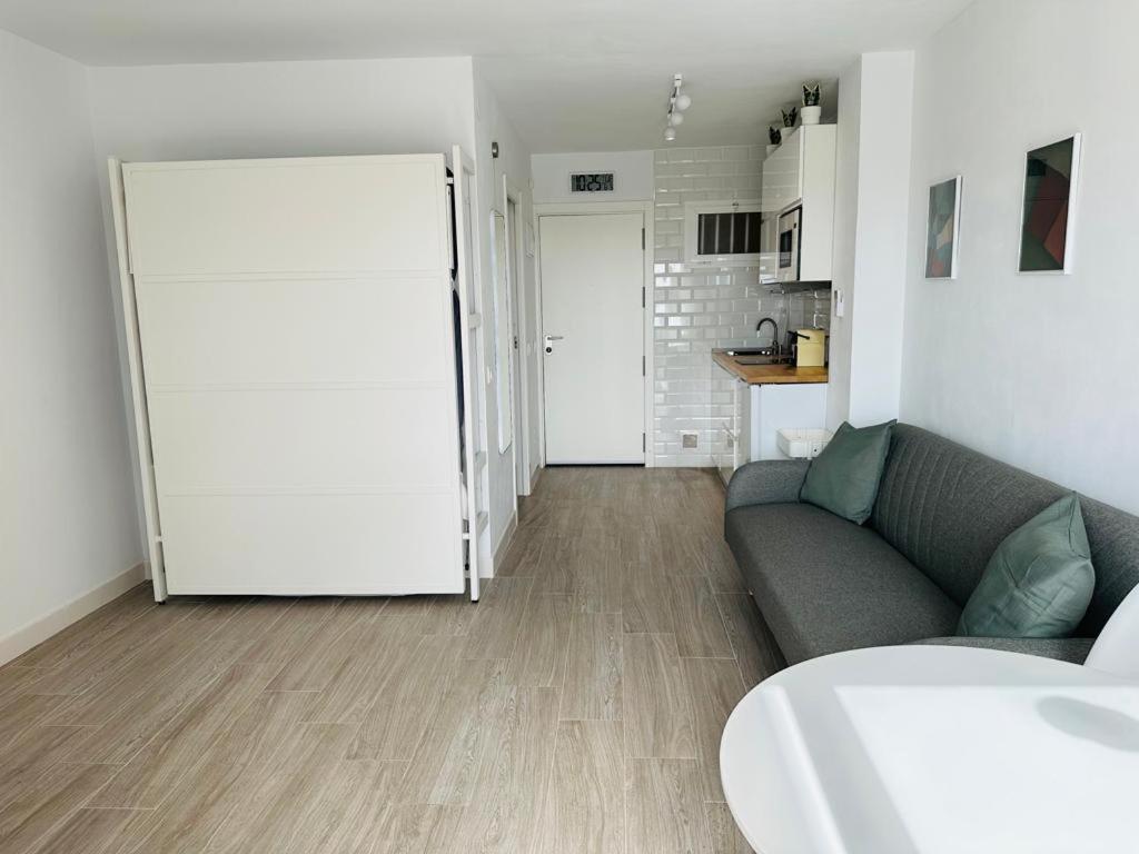 Modern White Studio Бенальмадена Экстерьер фото